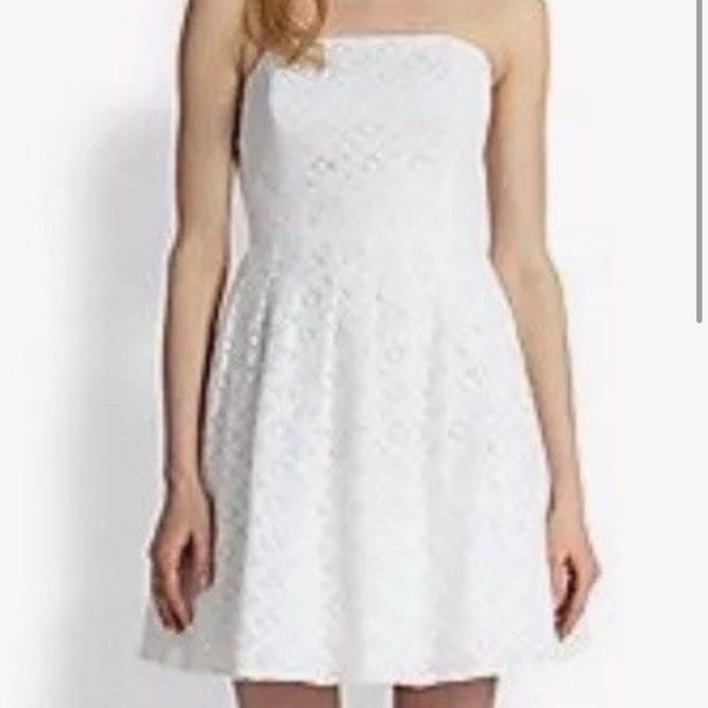 Lilly Pulitzer Caitlin White Lace Strapless Dress/ Size 2 - Picture 2 of 10